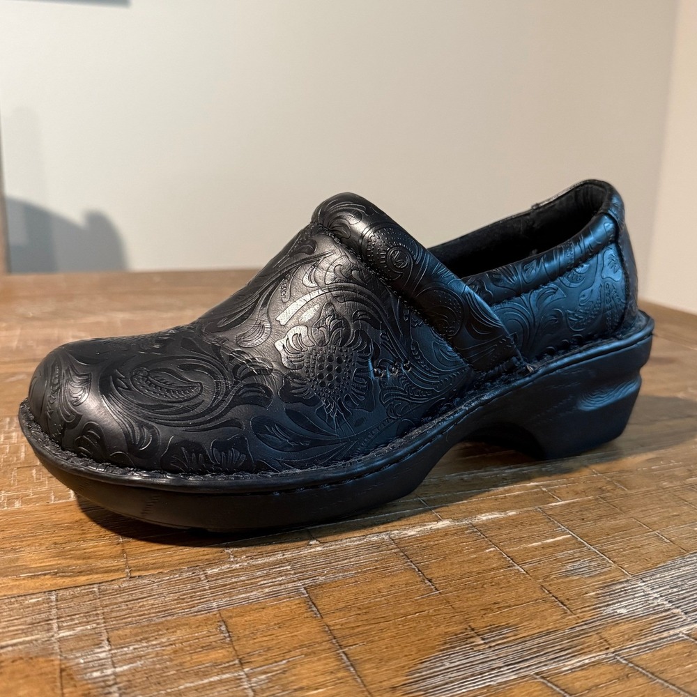 b.o.c. Born Concept Black Floral Embossed Clogs Womens 9.5M 9.5 Cottagecore Dark